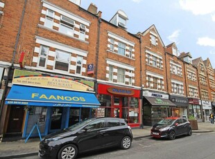 Studio flat for rent in Bond Street, Ealing, W5