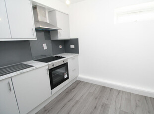 Studio flat for rent in College Road, Bromley, BR1