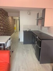 Studio flat for rent in Sir Thomas House, Liverpool- Studio with utility bills inclusive , L1