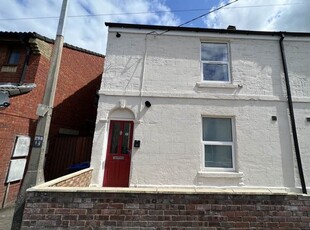 Studio to rent in Bond Street, Trowbridge, Wiltshire BA14