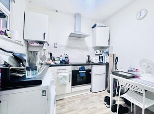 Studio to rent in Hockley Buildings, Lower Parliament Street, Nottingham NG1