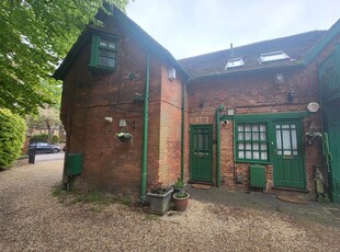 Studio to rent in Milton Road, Bedford MK40