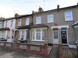 Terraced house to rent in Anne Of Cleves Road, Dartford DA1
