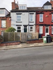 Terraced house to rent in Barnbrough Street, Leeds LS4