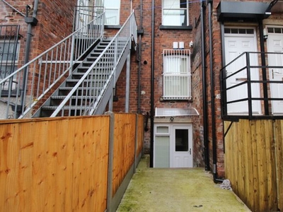 Terraced house to rent in Brudenell Grove, Leeds, West Yorkshire LS6