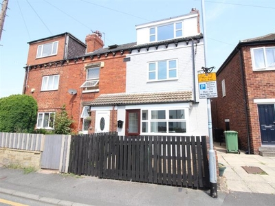 Town house to rent in Coupland Road, Garforth, Leeds LS25