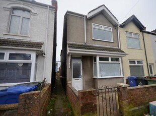 Terraced house to rent in Durban Road, Grimsby DN32