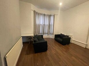 Terraced house to rent in Highfield Street, Leicester LE2