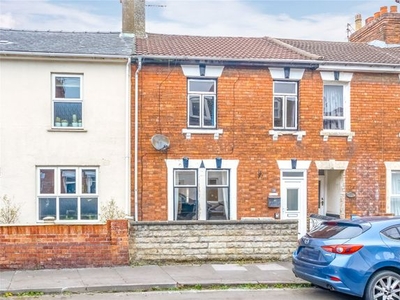 Terraced house to rent in North Street, Swindon, Wiltshire SN1