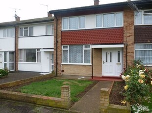Terraced house to rent in Parlaunt Road, Slough SL3