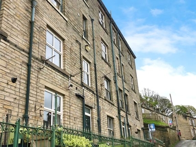 Terraced house to rent in Quarry Mount, Back Lane, Holmfirth, Huddersfield HD9