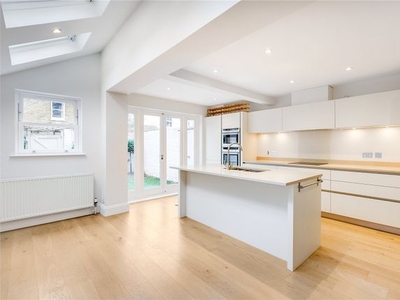 Terraced house to rent in Second Avenue, London SW14