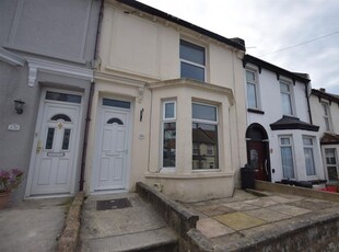 Terraced house to rent in St. Georges Road, Hastings TN34