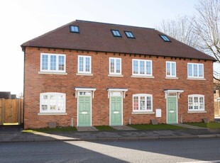Town house to rent in High Street, Canterbury CT3