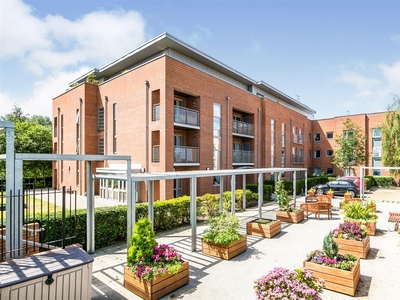 1 Bedroom Retirement Apartment For Sale in Burgess Hill, West Sussex