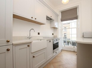 1 bedroom flat for rent in Belvedere, Bath, BA1