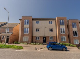 2 bed first floor flat for sale in The Wisp
