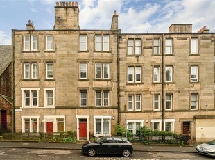 2 bed second floor flat for sale in Dalry