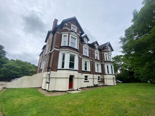 2 bedroom flat for rent in Bramhall Road, Liverpool, L22