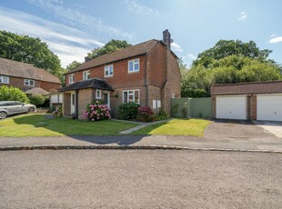 3 bedroom property for sale in The Millstream, Haslemere, GU27