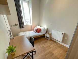 4 bedroom flat for rent in Hardman Street, L1 9AS, , L1