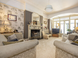 6 bedroom property for sale in Steep Hill, London, SW16