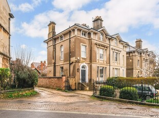 7 bedroom property to let in Park Town Oxford OX2