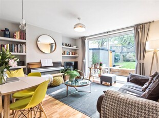 Apartment for sale - Tappesfield Road, London, SE15