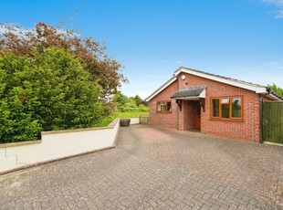 Bungalow for sale in High Street, Honeybourne, Evesham, Worcestershire WR11