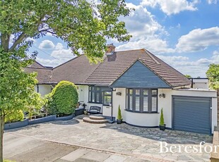 Bungalow for sale in Ruskin Avenue, Upminster RM14