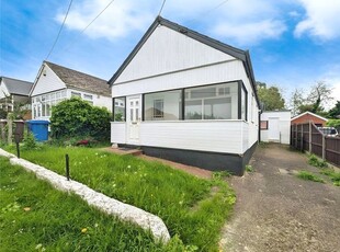 Bungalow to rent in Cliff Gardens, Minster On Sea, Sheerness, Kent ME12