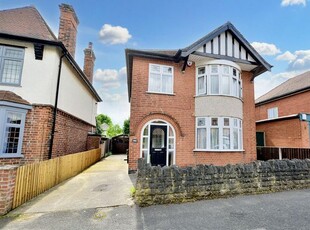 Detached house for sale in Broadgate Avenue, Beeston, Nottingham NG9