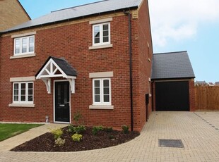 Detached house to rent in Fakenham Street, Bicester, Oxon OX26