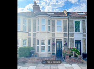 End terrace house to rent in Lawn Road, Bristol BS16
