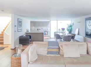 Flat for sale in Queen's Gate Place Mews, South Kensington SW7