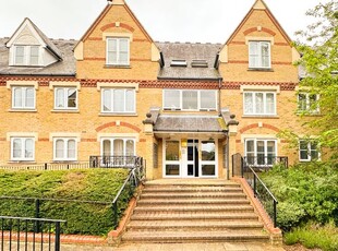 Flat to rent in Anglian Close, Central Wat, Watford WD24