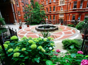 Flat to rent in Artillery Mansions, 75 Victoria Street, London SW1H