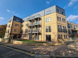 Flat to rent in Belle Vue Place, Sudbury CO10