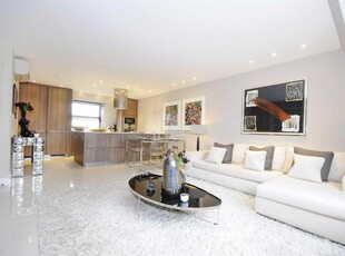Flat to rent in Boydell Court, St Johns Wood Park, St Johns Wood NW8