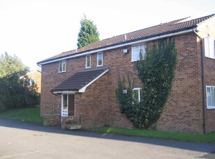 Flat to rent in Brackenwood Mews, Wilmslow, Cheshire SK9
