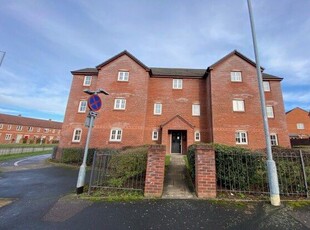 Flat to rent in Burwaye Close, Lichfield WS13