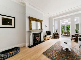 Flat to rent in Downside Crescent, Hampstead NW3