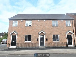 Flat to rent in Edward Street, Stoke On Trent ST4