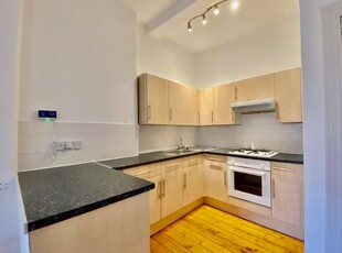 Flat to rent in Hamilton Place, Stockbridge, Edinburgh EH3