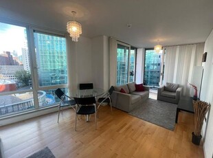 Flat to rent in Leftbank Apartments, Spinningfields, Manchester M3