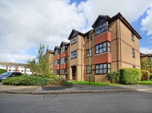 Flat to rent in Mangles Road, Guildford GU1, Guildford,