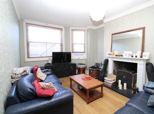 Flat to rent in Medina Terrace, Hove BN3