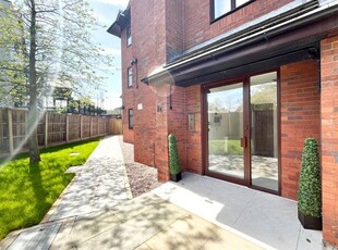 Flat to rent in Old Road, Handforth, Wilmslow SK9