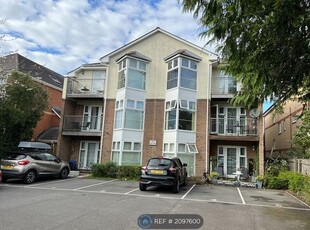Flat to rent in Park Lodge, Bournemouth BH8
