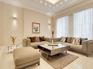 Flat to rent in Park Mansions, Knightsbridge SW1X